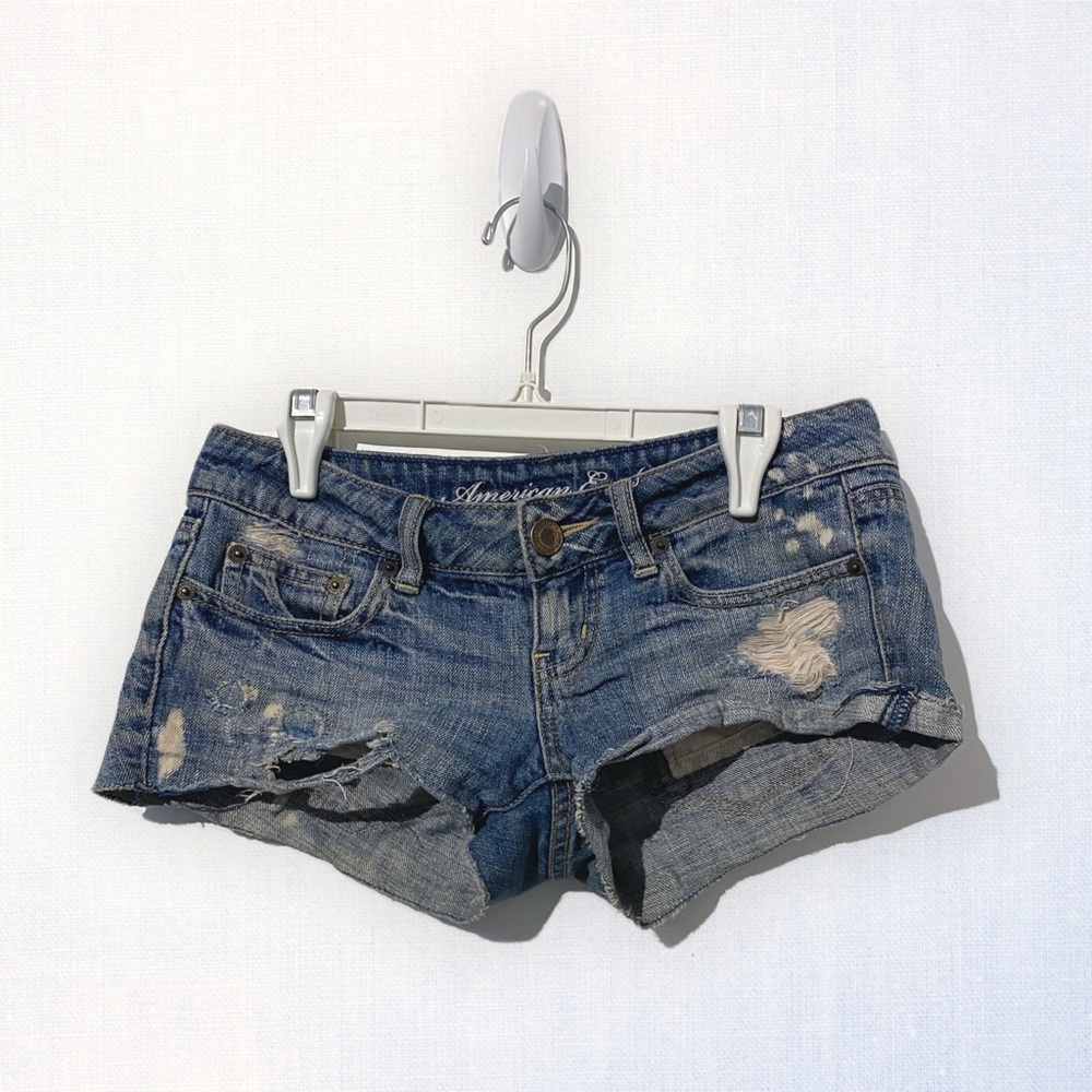 AMERICAN EAGLE - Weathered Daisy Dukes